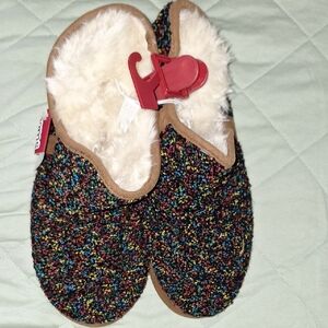 Dearfoams Multicolor Cozy Slippers with Faux Fur Lining